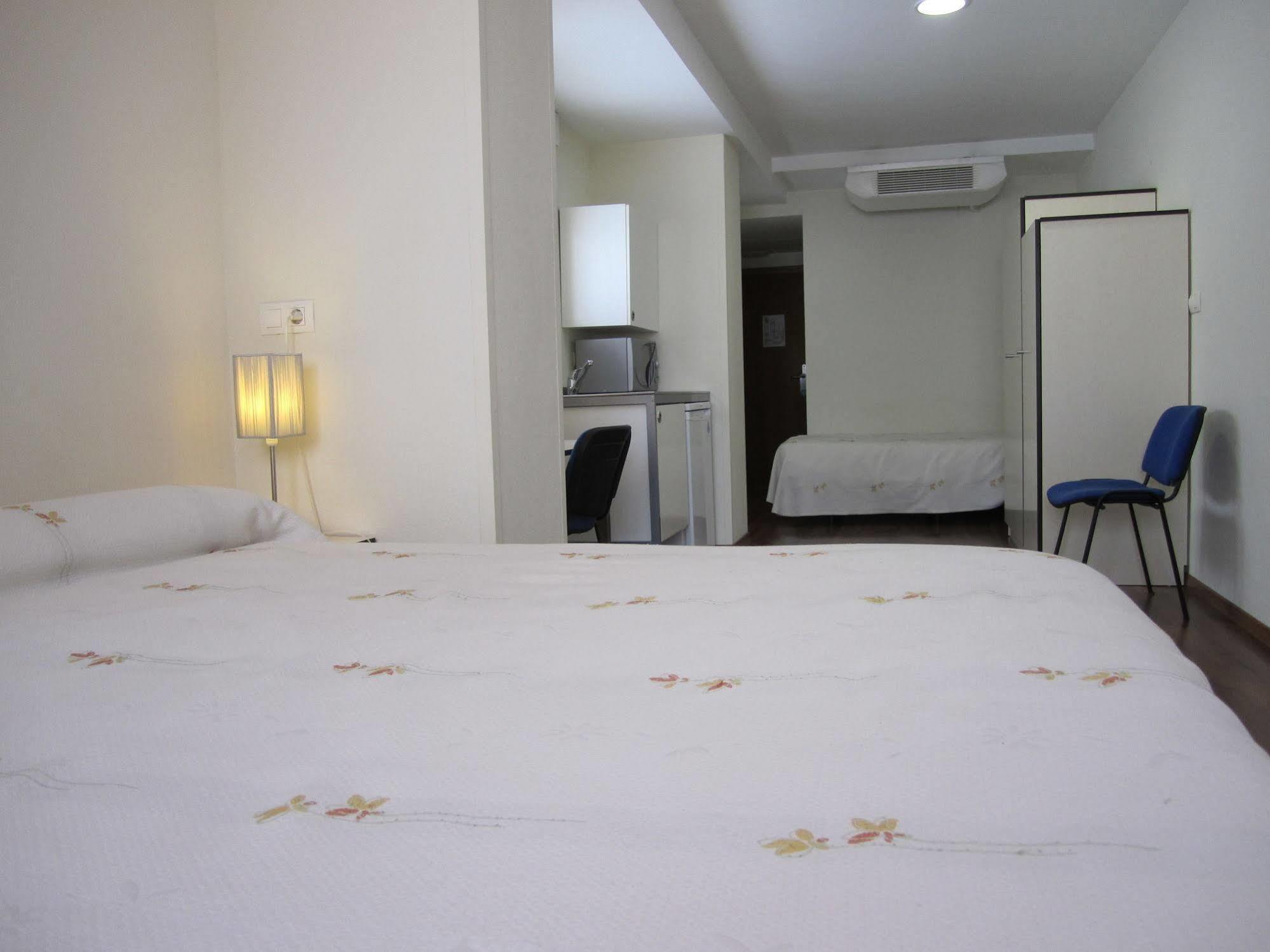 Hostal El Estudio Almansa Exterior foto